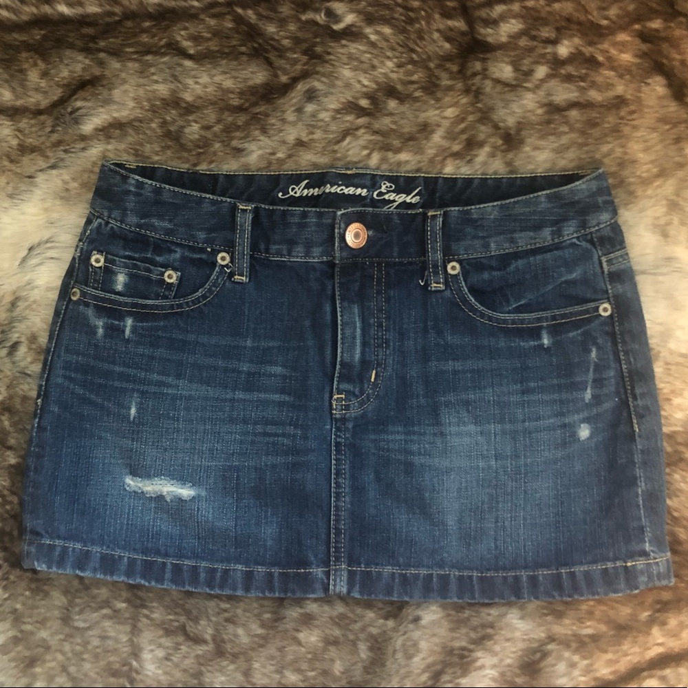 ✨American Eagle Distressed Jean Skirt✨